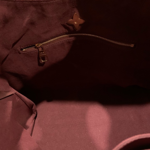 Louis Vuitton - Picture 4 of 6